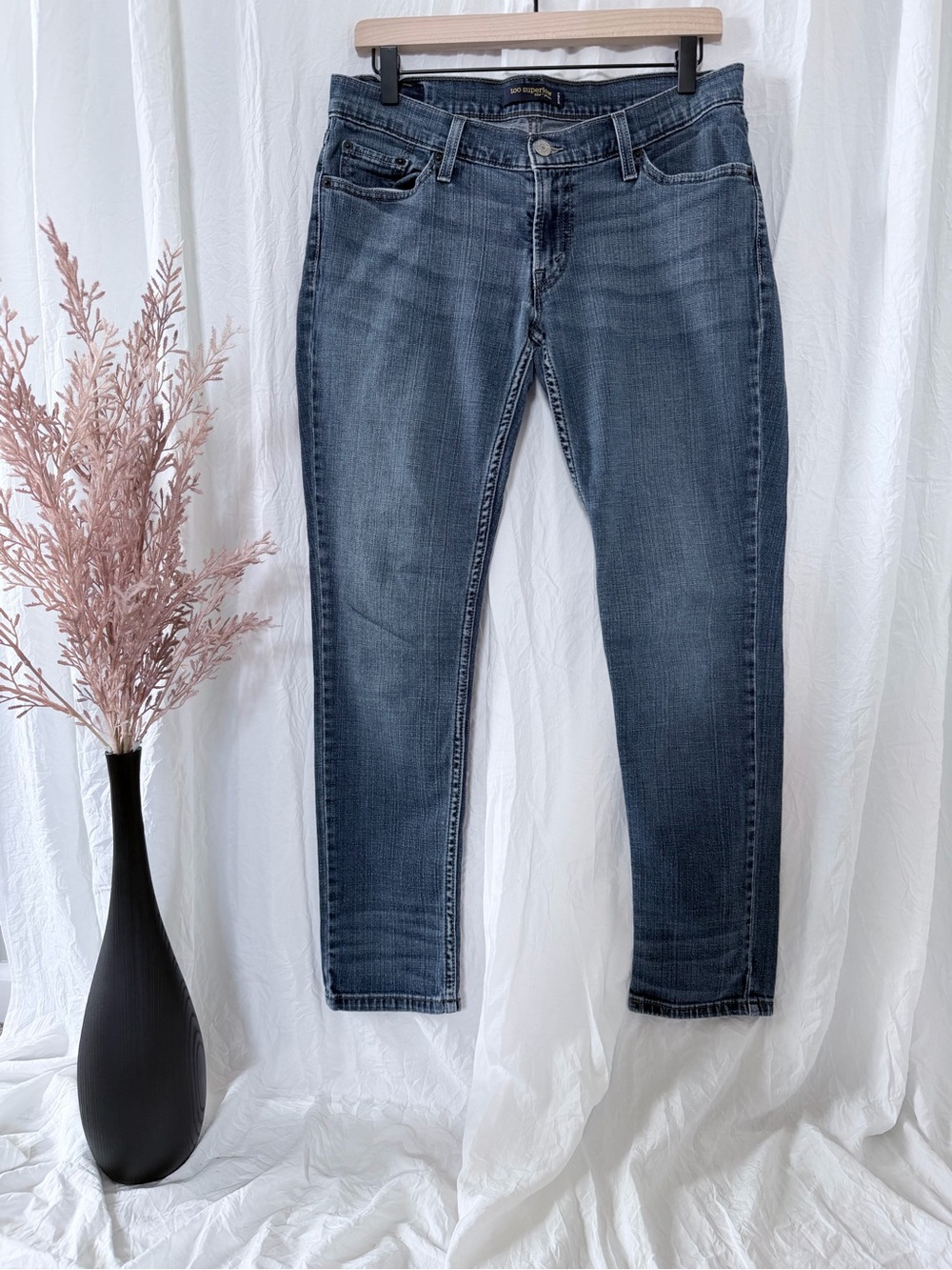 Vintage Levi's Super Low 524 Women's Skinny Jeans in Faded Blue Wash